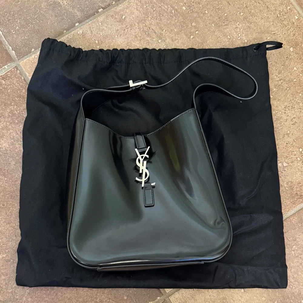Yves Saint Laurent Glossy Black Shoulder Bag - Picture 1 of 8